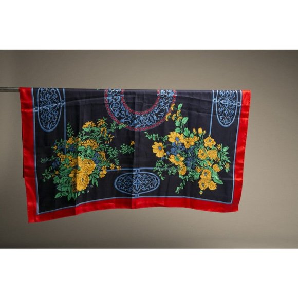 Large Floral Scarf Head Wrap Shoulder Shawl Wonderful Vintage Accessory - Picture 3 of 4